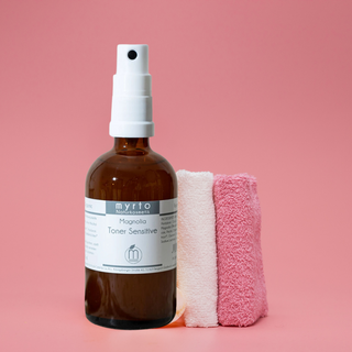 Entdecken Sie die Kraft der Natur für Ihre Hautpflege – Bio Magnolia Toner Sensitive von Myrto Naturalkosmetik 🌿✨